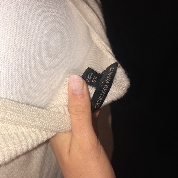 Banana Republic white, ridged long sleeve - Picture 3 of 3